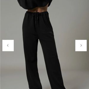 Looking for sisters and seekers sweatpants in road, size S or M
